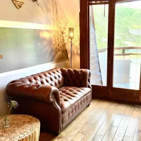 Penthouse 28m² In Right Next To 3 Lifts, View